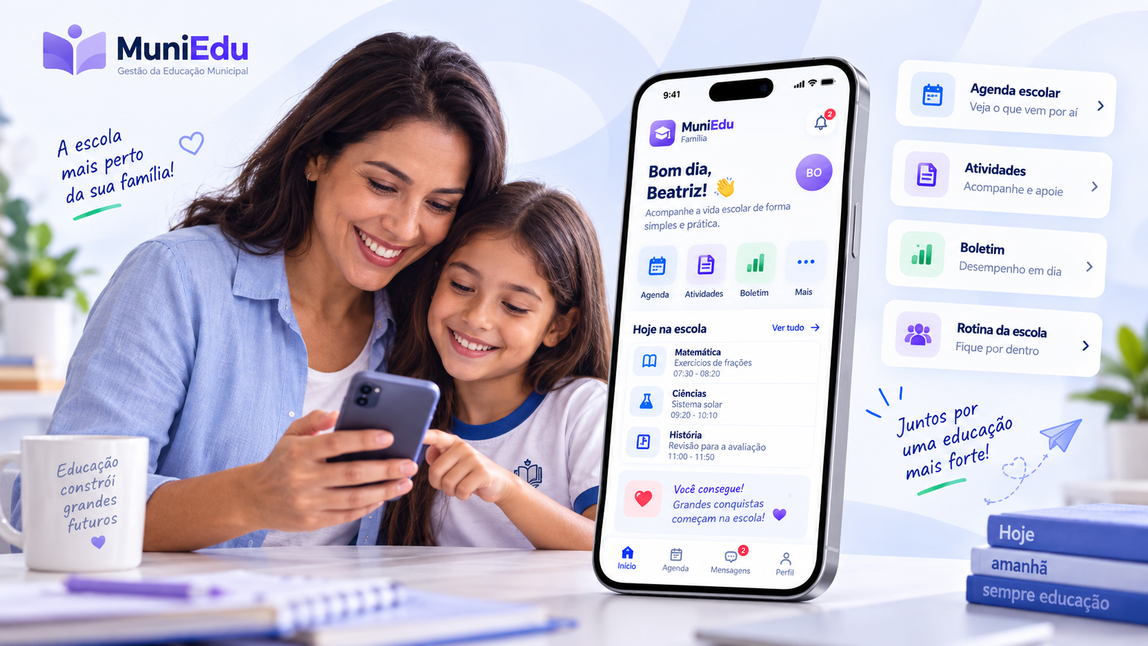 Mãe e filha explorando juntas o portal MuniEdu Família no celular